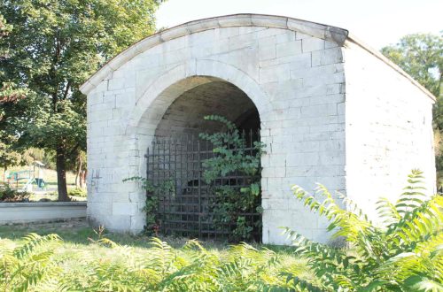 old iron city gate of ‘Kyunt Capua’