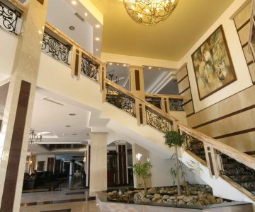 Staircase Hotel Helena Resort 4