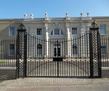 Tedworth House Gates 4